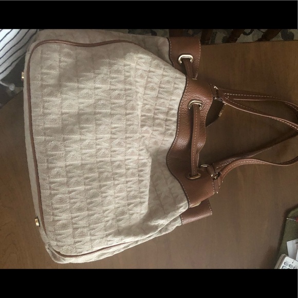 Michael Kors pocket book - Picture 2 of 3